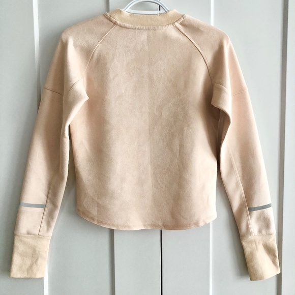 H&M, Run Like No One Is Watching, Cropped, Sweatshirt, Size XS, New With Tags - Picture 2 of 16